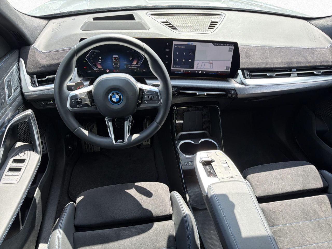 BMW iX2 - Bild 17