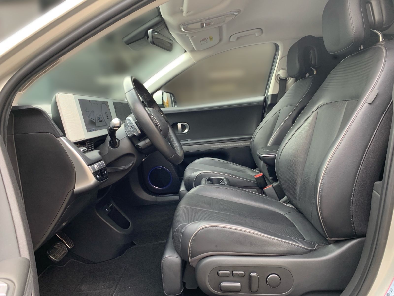 Fahrzeugabbildung Hyundai IONIQ 5 Uniq 72,6 kWh AHK 4WD Relax Solar