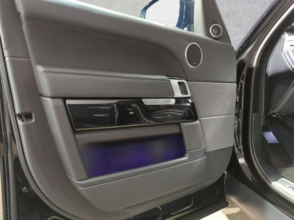 Land Rover Range Rover Sport P575 SVR VOLLAUSSTATTUNG AHK S