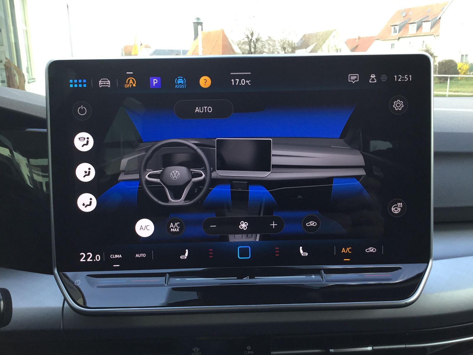 Fahrzeugabbildung Volkswagen Golf 1.5 eTSI DSG Life+AHK+LED+Kamera+Navi