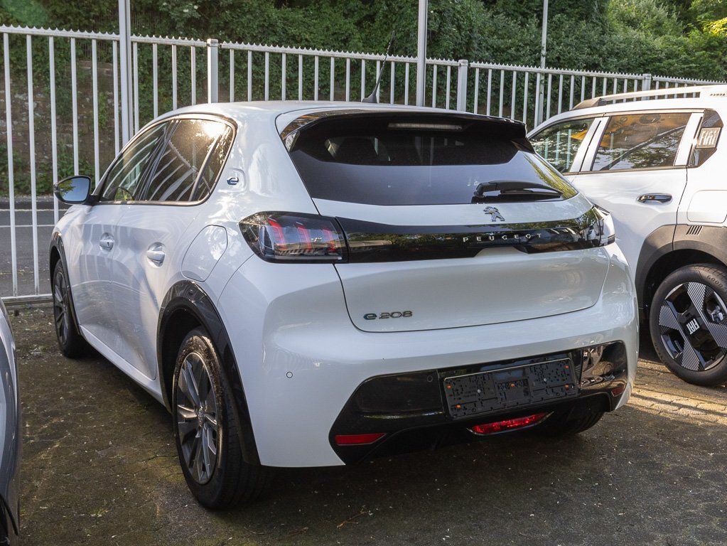 Peugeot 208 Allure Pack +ELEKTRO+OBC11kW+RFK+PDC+SHZ+ISO imagem 2