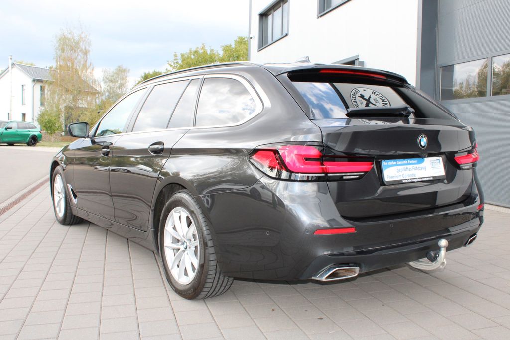 BMW 520d xDrive Touring AUT LED AHK NAVI LEDER LIVE