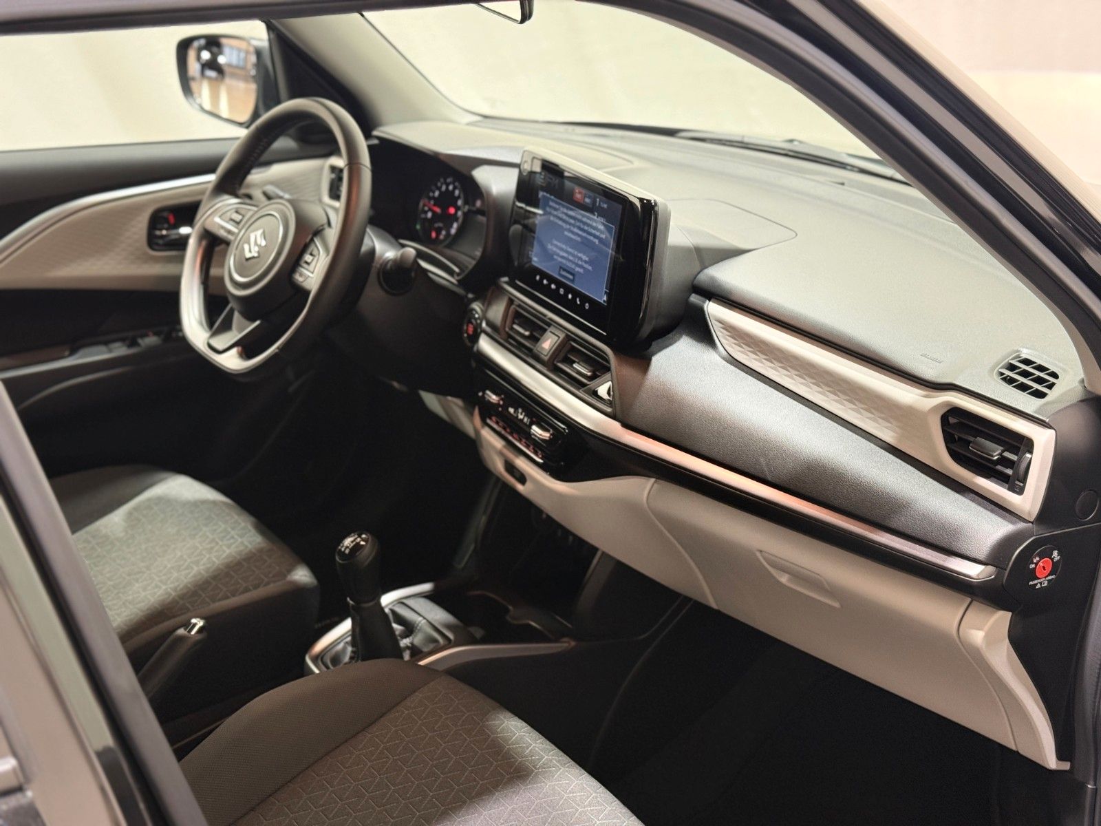 Fahrzeugabbildung Suzuki Swift 1.2 HYBRID Comfort+