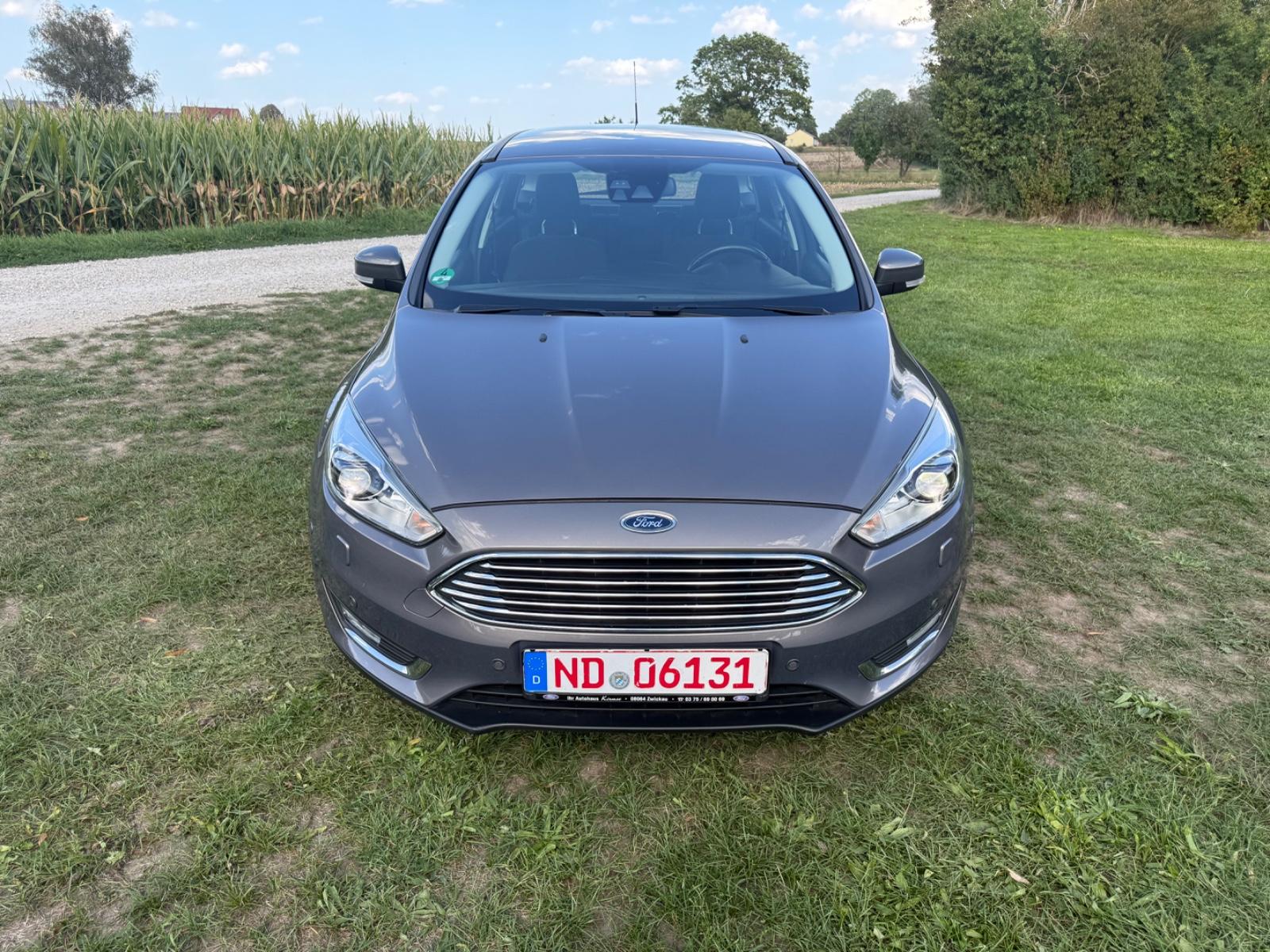 Ford Focus Turnier Titanium TÜV 06/27*Fährt Schön