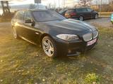 BMW Touring 550i V8 M-Paket Navi/Sitzh/Standh/Panor+ - BMW 5er Reihe aus 2012: Kombi