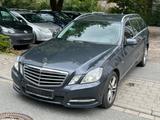 Mercedes-Benz E 220 CDI BlueEfficiency-Automatik-Navi-Leder- - Mercedes-Benz E 220 aus 2010: Cdi