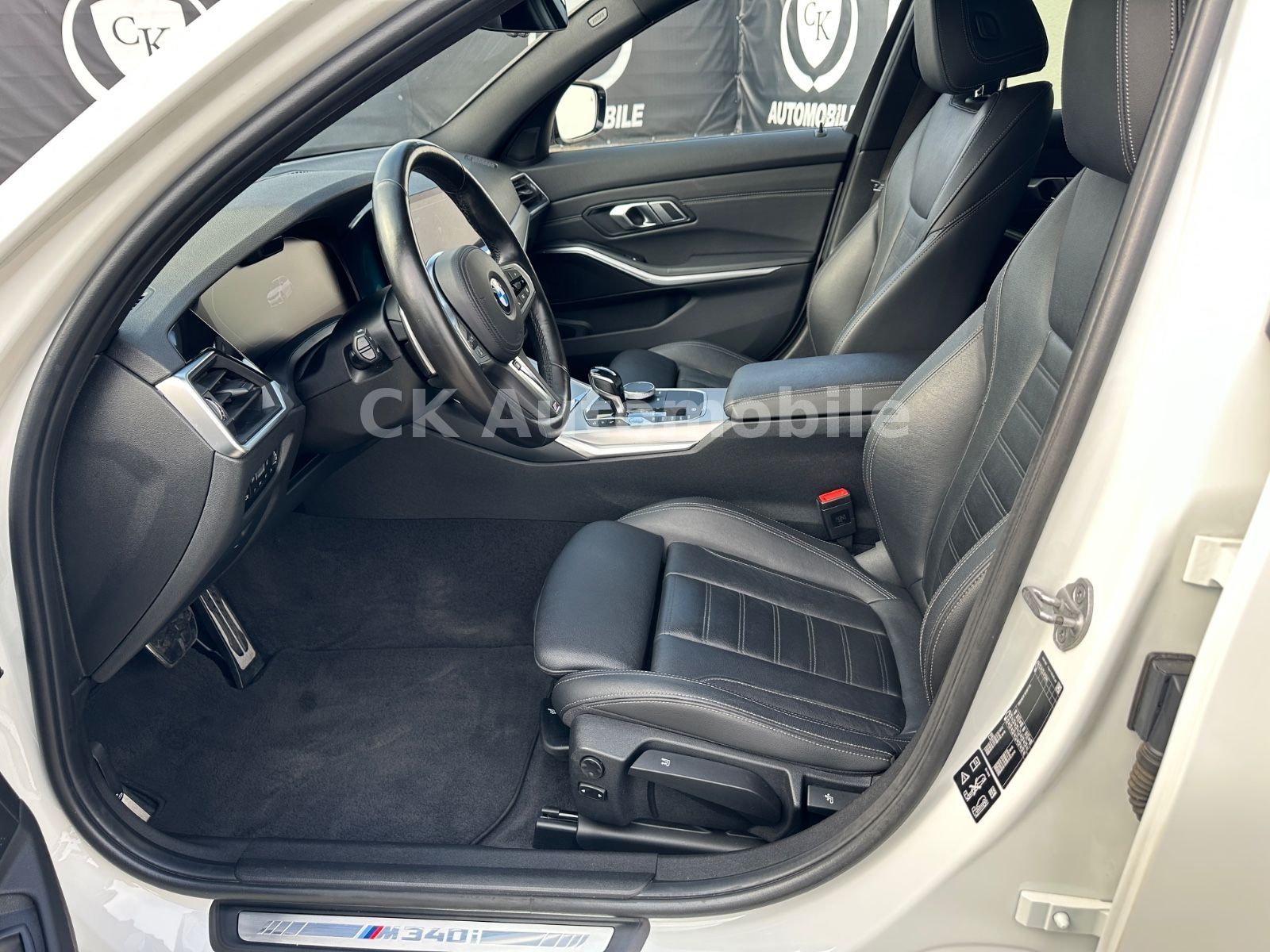 Fahrzeugabbildung BMW M340i Touring xDrive/Navi/HeadUP/Pano/360°