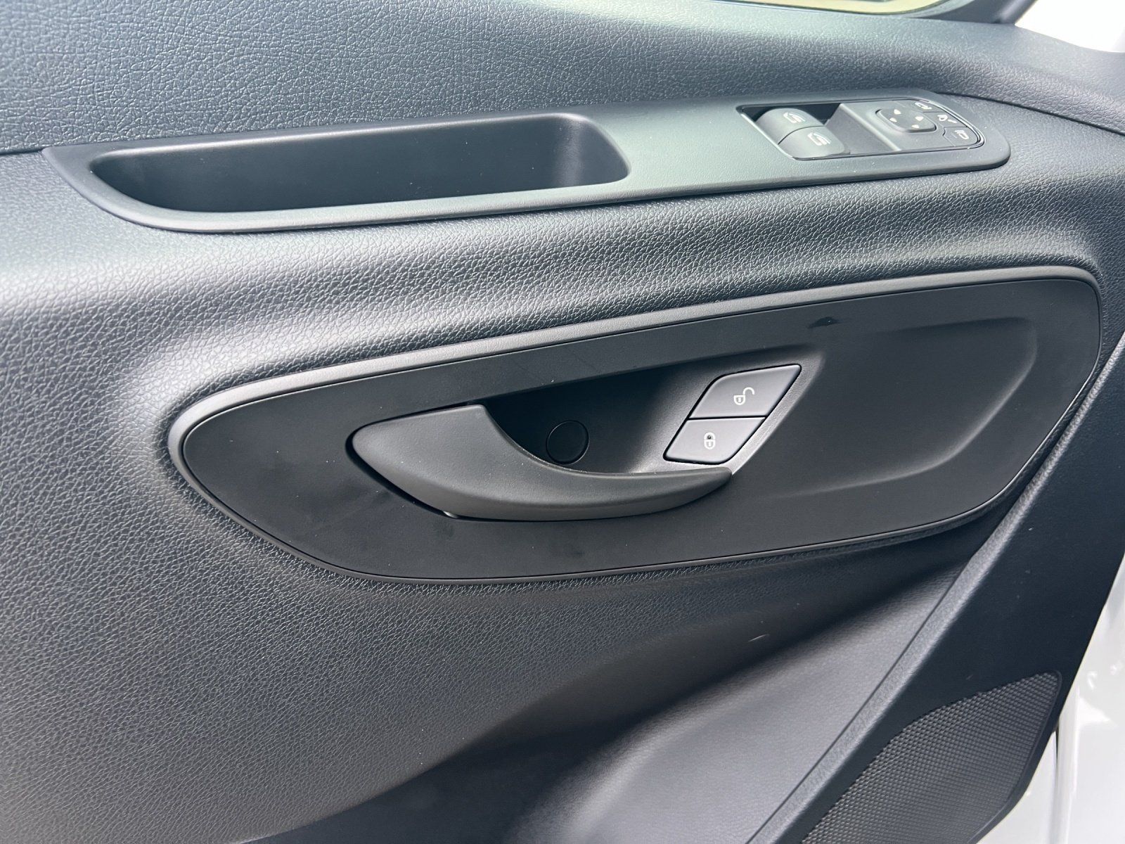 Fahrzeugabbildung Mercedes-Benz Sprinter 315 CDI KA RüFa MBUX Regensensor DAB