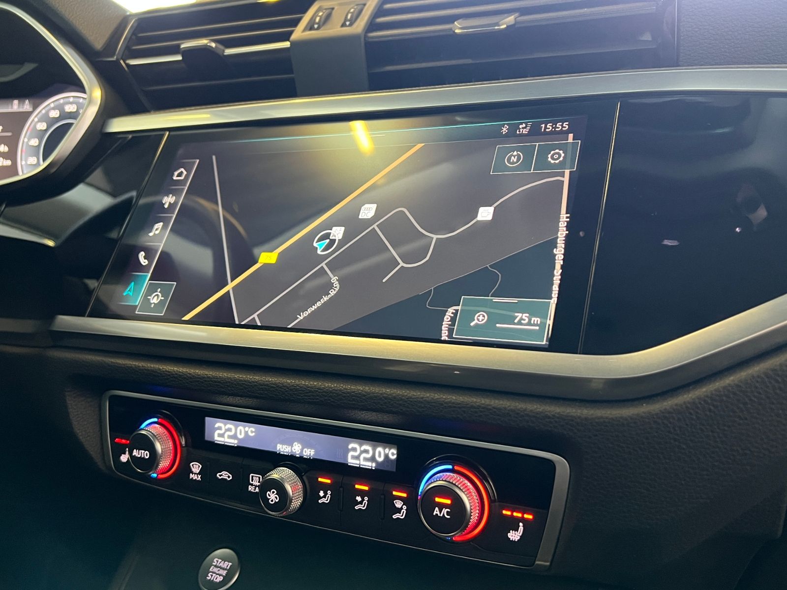 Fahrzeugabbildung Audi Q3 40 2.0 TFSI s-tronic quattro S line *AHK, Kam
