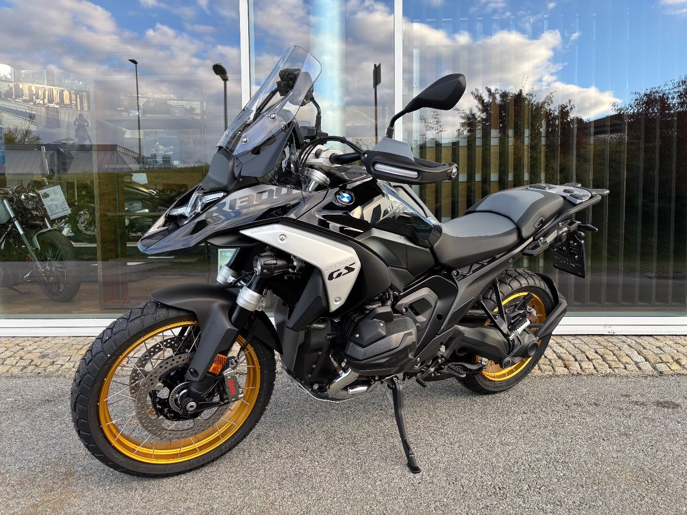 Fahrzeugabbildung BMW R 1300 GS Triple Black ASA