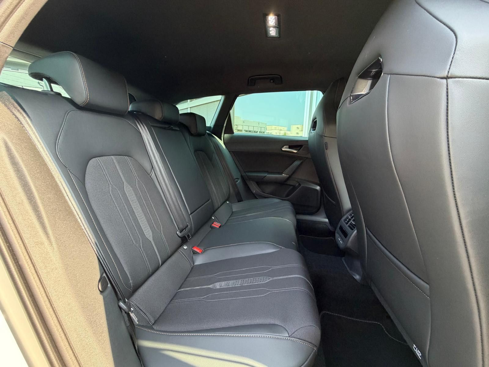 Fahrzeugabbildung CUPRA Leon VZ 2.0 TSI 4Drive >VIRTU+LED+NAVI+ACC+PDC+