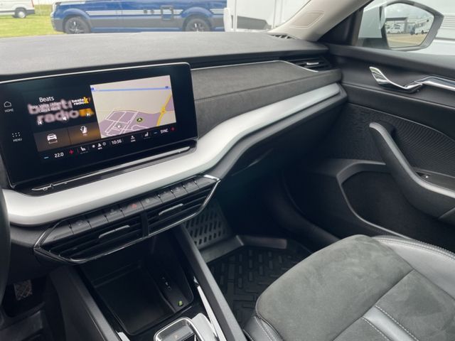 Skoda Octavia Combi IV 2.0 TDI DSG Style *STHZ*MATRIX*
