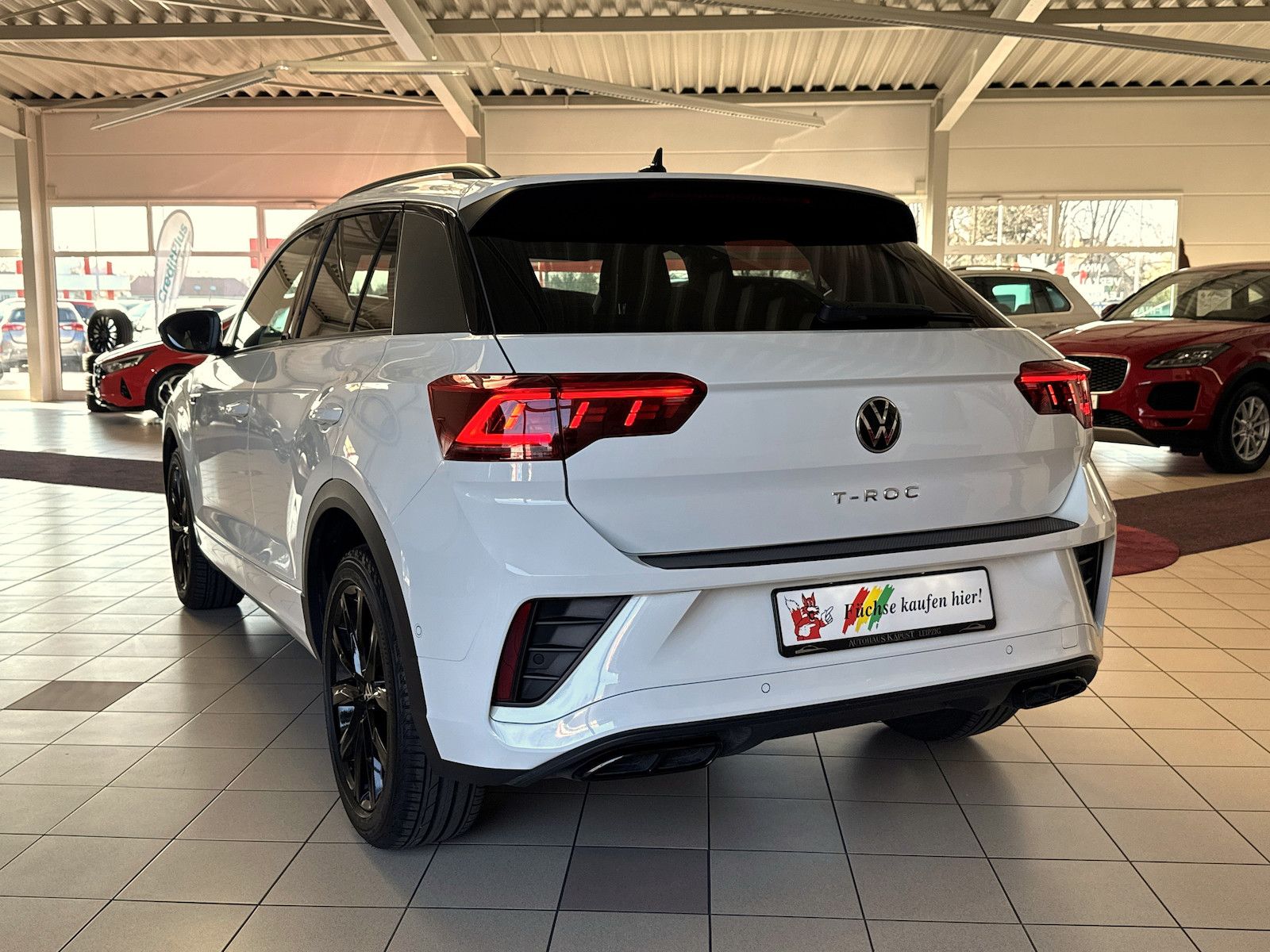 Fahrzeugabbildung Volkswagen T-Roc 1.5 DSG R-Line/Black/1.Hd/Spur/Park/Ahk