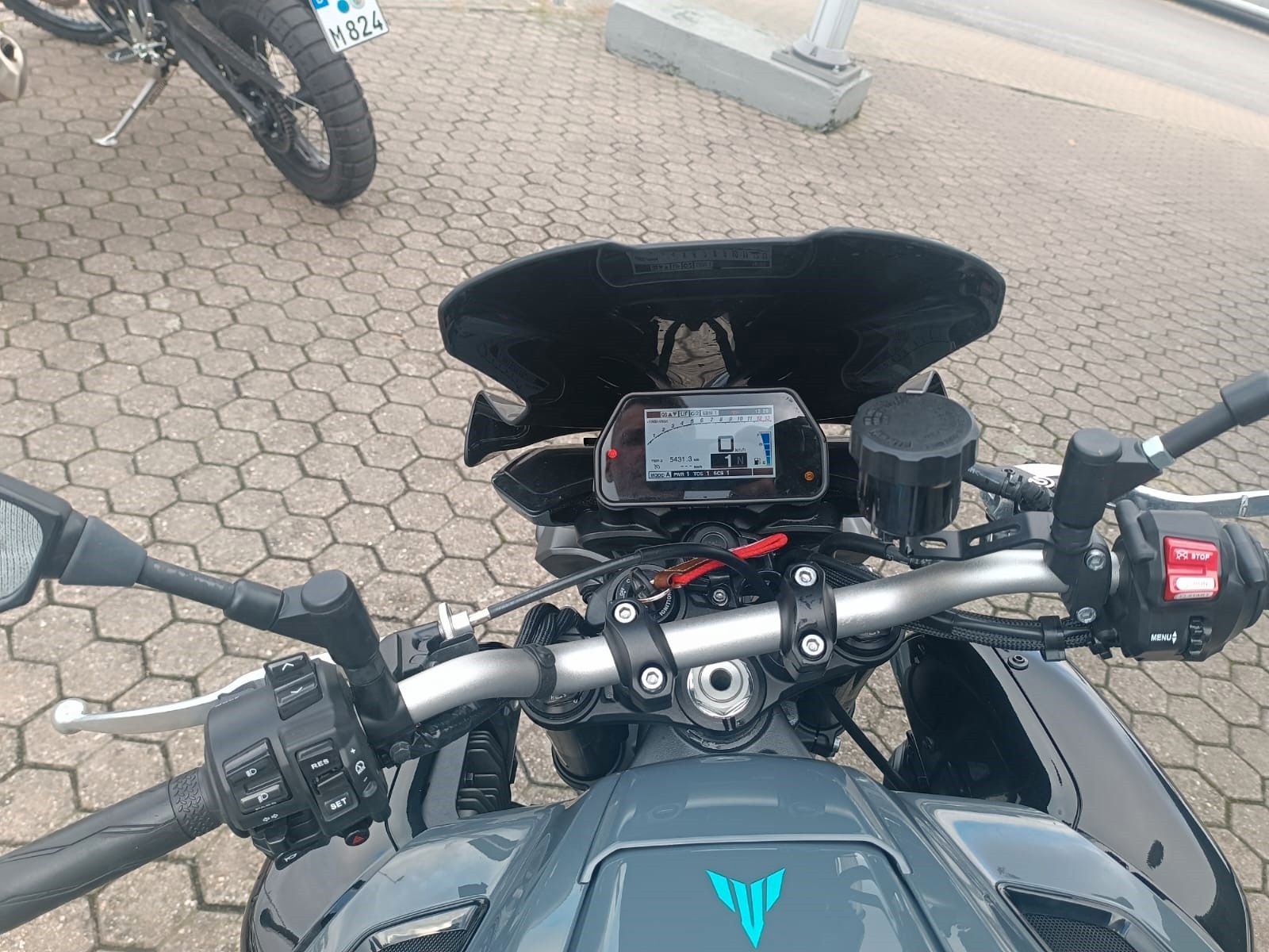 Fahrzeugabbildung Yamaha MT 10+Akrapovic + Garantie