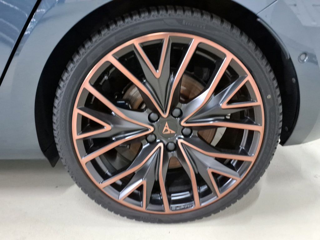 Cupra Leon 1.4 TSI e-HYBRID 180kW Tempo*PDC*RFK*Klima