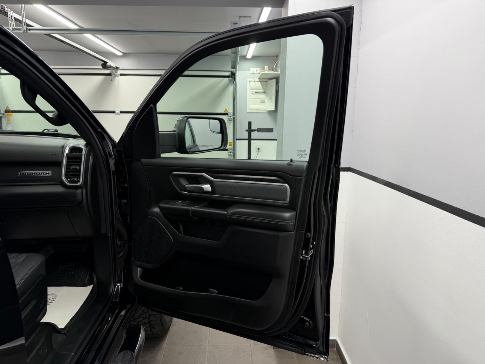 Dodge Ram 1500 5.7 V8 4X4 BigH QuadC*Lv2*Night Edition, миниатюра 17