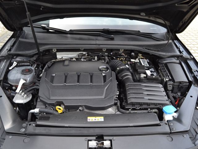 Passat Variant 2.0 TDI DSG Elegance AHK/MATRIX-L