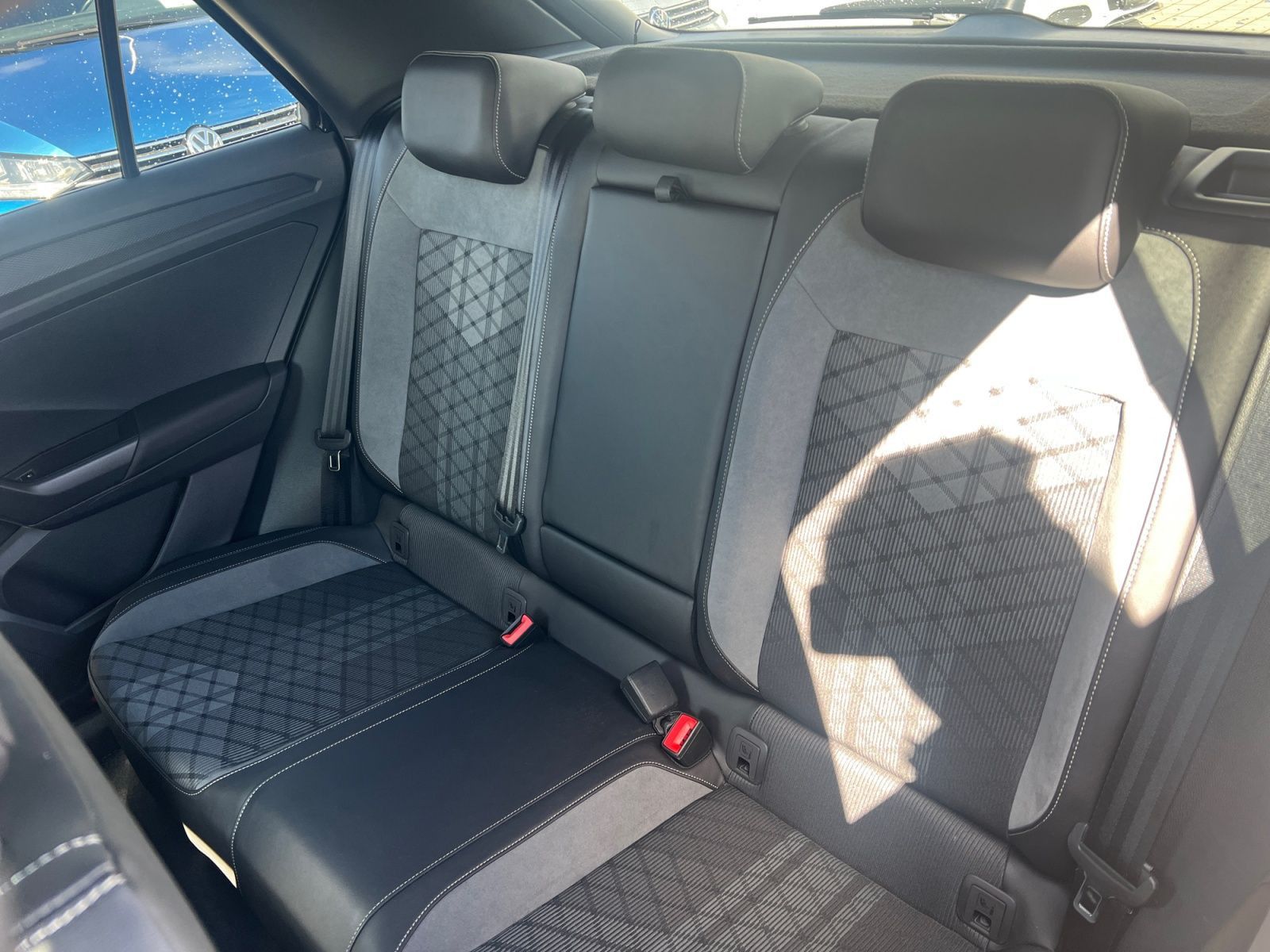 Volkswagen T-Roc - Bild 11