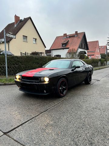 Dodge V6 Challenger Automatik- Navi-Benzin