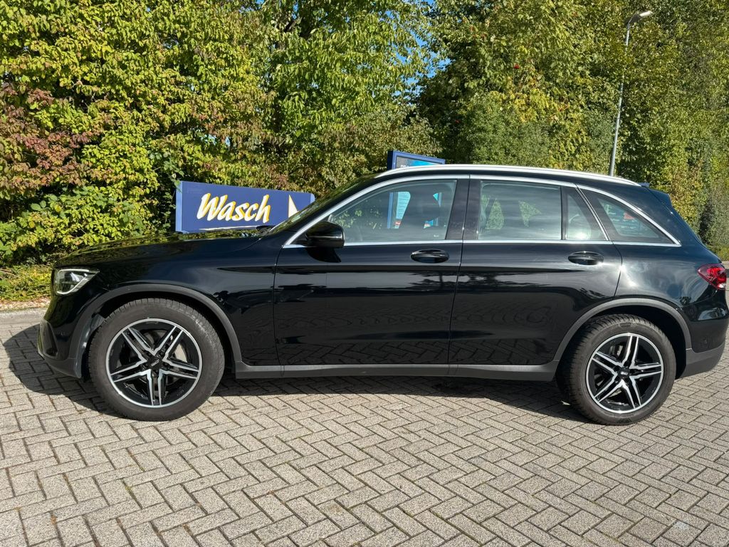 Image of Mercedes-Benz GLC 300