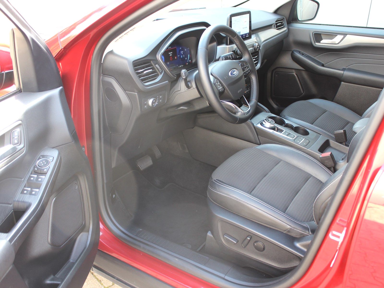 Fahrzeugabbildung Ford Kuga Plug-In Hybrid Titanium X 2,5 Duratec