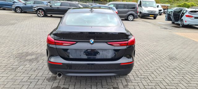 BMW 216 D. aut