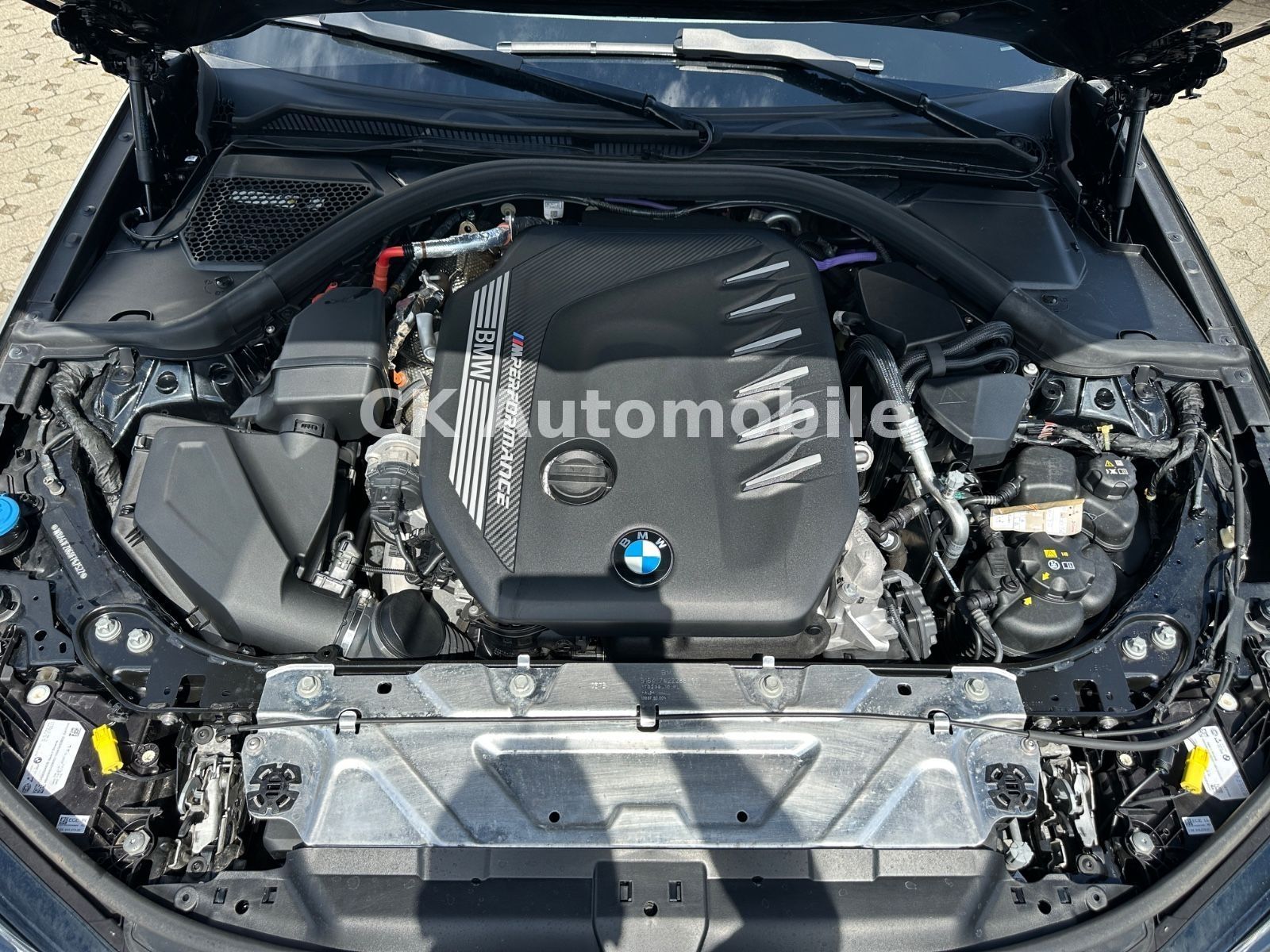 Fahrzeugabbildung BMW M340d xDrive Touring/Navi/Head-Up/Pano/360°/LED