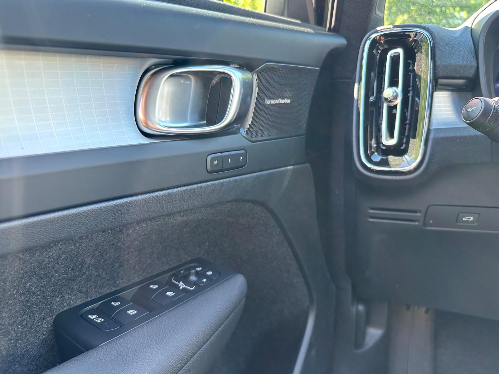 Volvo XC40 B3 BLACK EDT PLUS+360°CAM+LED+HK SOUND+20"