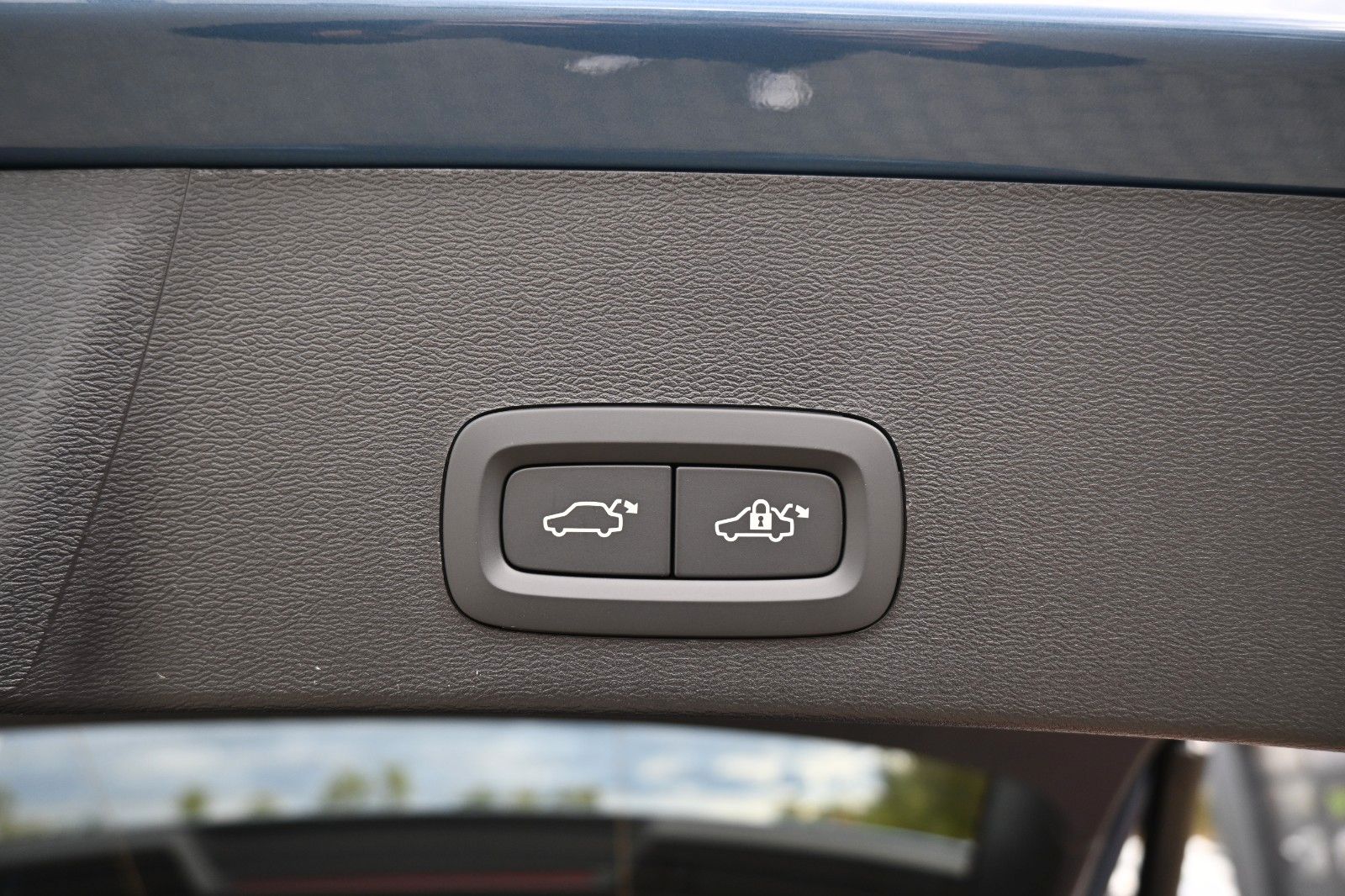 Fahrzeugabbildung Volvo XC40 B3 DSG Plus Dark*360°*ACC*AHK*Allwetter