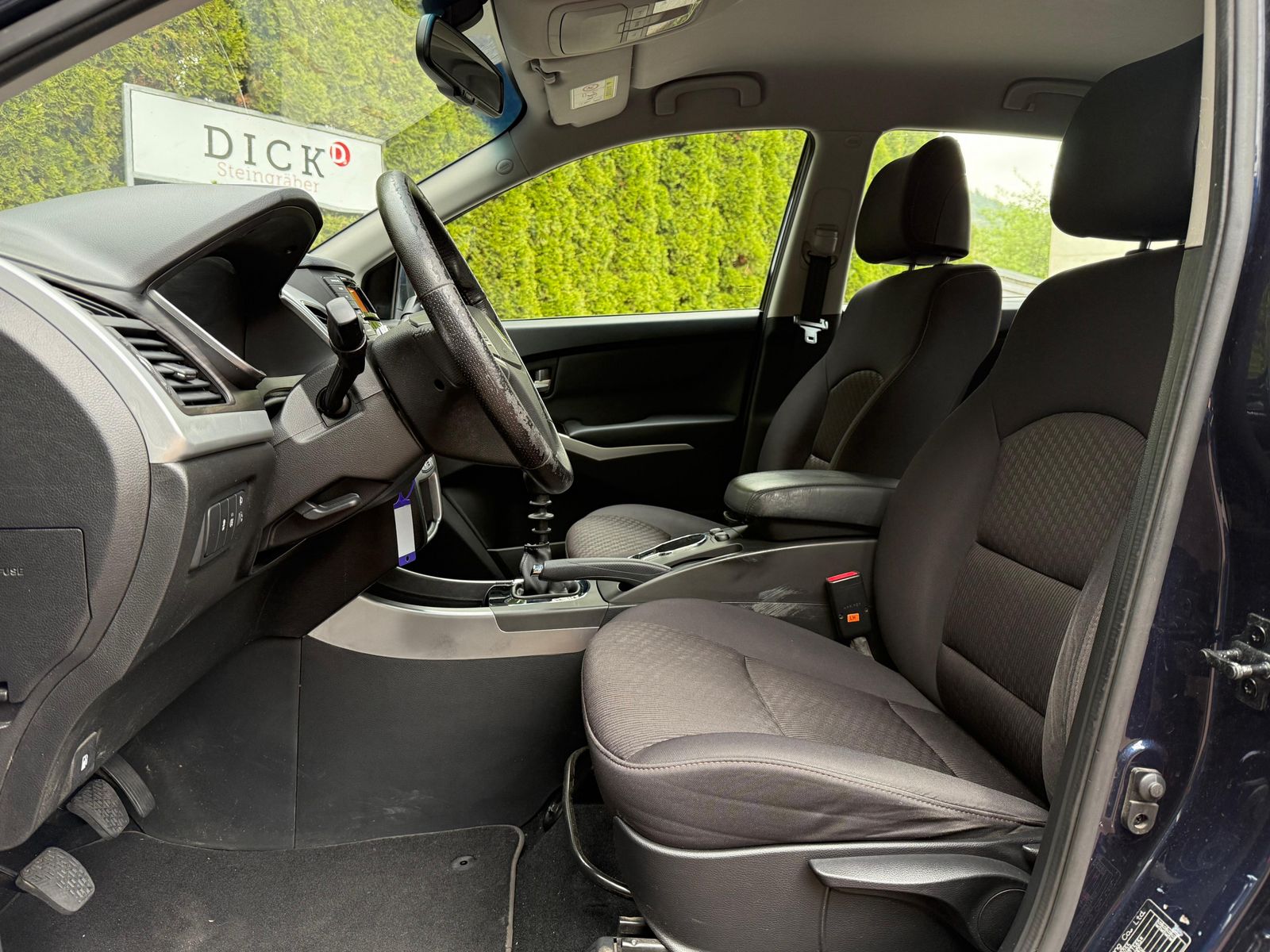 Fahrzeugabbildung Ssangyong Korando 2.0 TD Crystal 4x2 SHZ+TEMP+MFL+AHK+TÜV