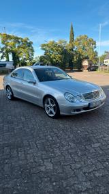 Mercedes-Benz Mercedes E220 CDi Neu TÜV - Mercedes-Benz E 220 aus 2005: Cdi