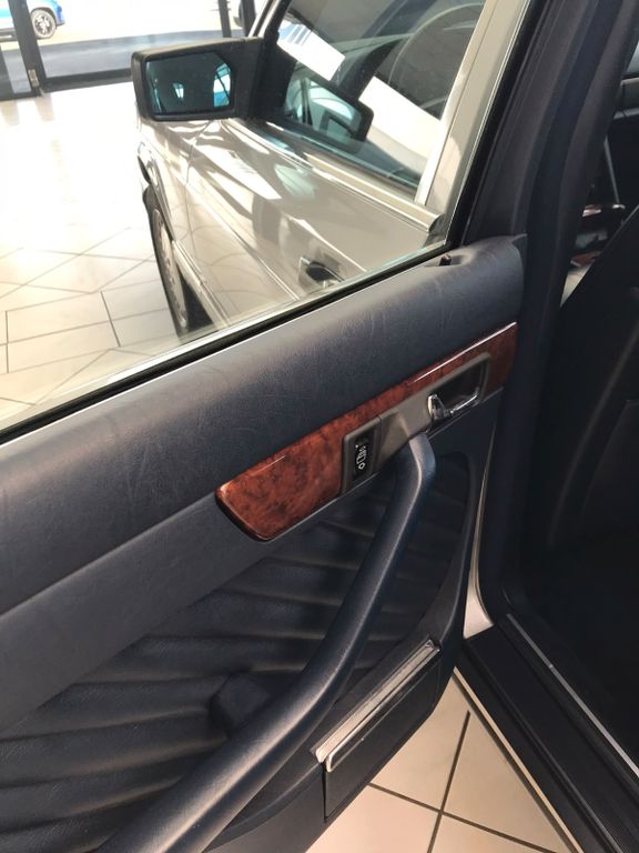 MERCEDES-BENZ S-Class 1989