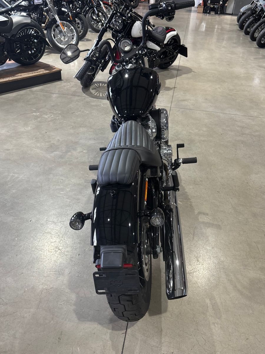 Fahrzeugabbildung Harley-Davidson Street Bob 117