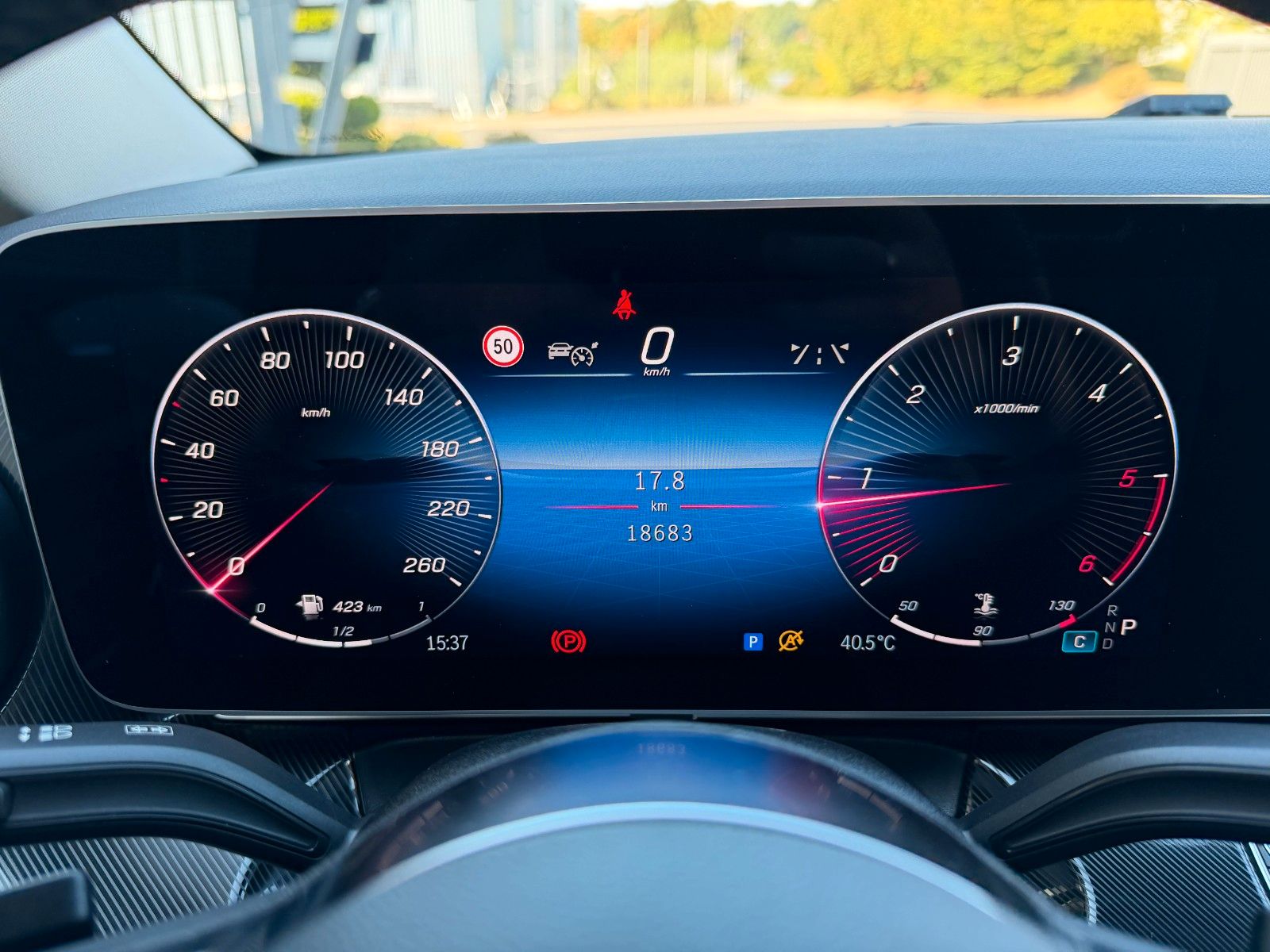 Fahrzeugabbildung Mercedes-Benz V 220 d STYLE AHK2,5to MULTIBEAM 360 DISTRONIC