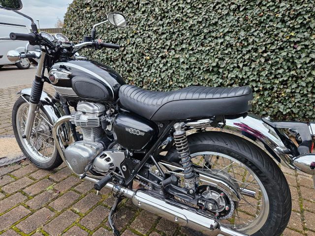 Kawasaki W800*frische Reifen, Kettensatz & Kundendienst