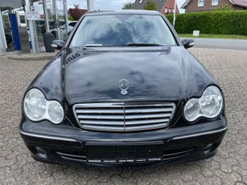 Fahrzeugabbildung Mercedes-Benz C 180 K Lim. Elegance Klimaautom./Tempomat/GJR