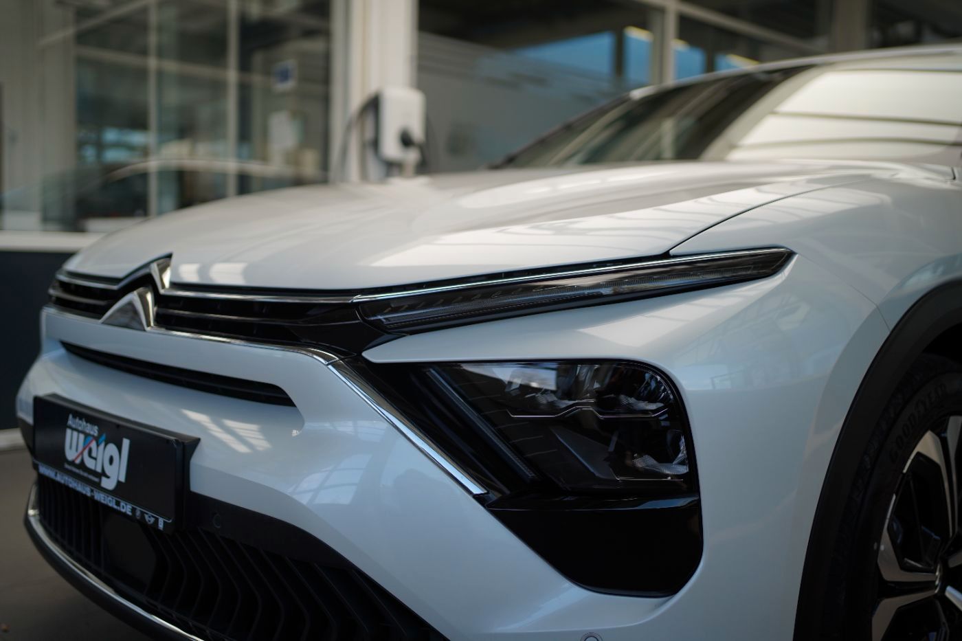 Fahrzeugabbildung Citroën C5 X Hybrid 145 DCS6 Plus Automatik Winter Paket