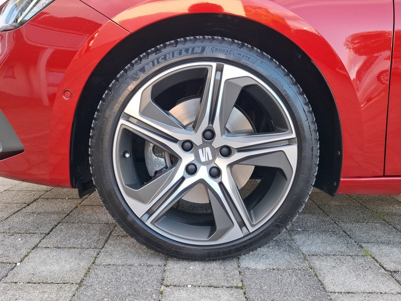 SEAT Leon FR 1.5 eTSI DSG / AHK / PANORAMA / VOLL-LED - Image 18