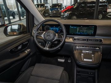 Mercedes V 220 - 10