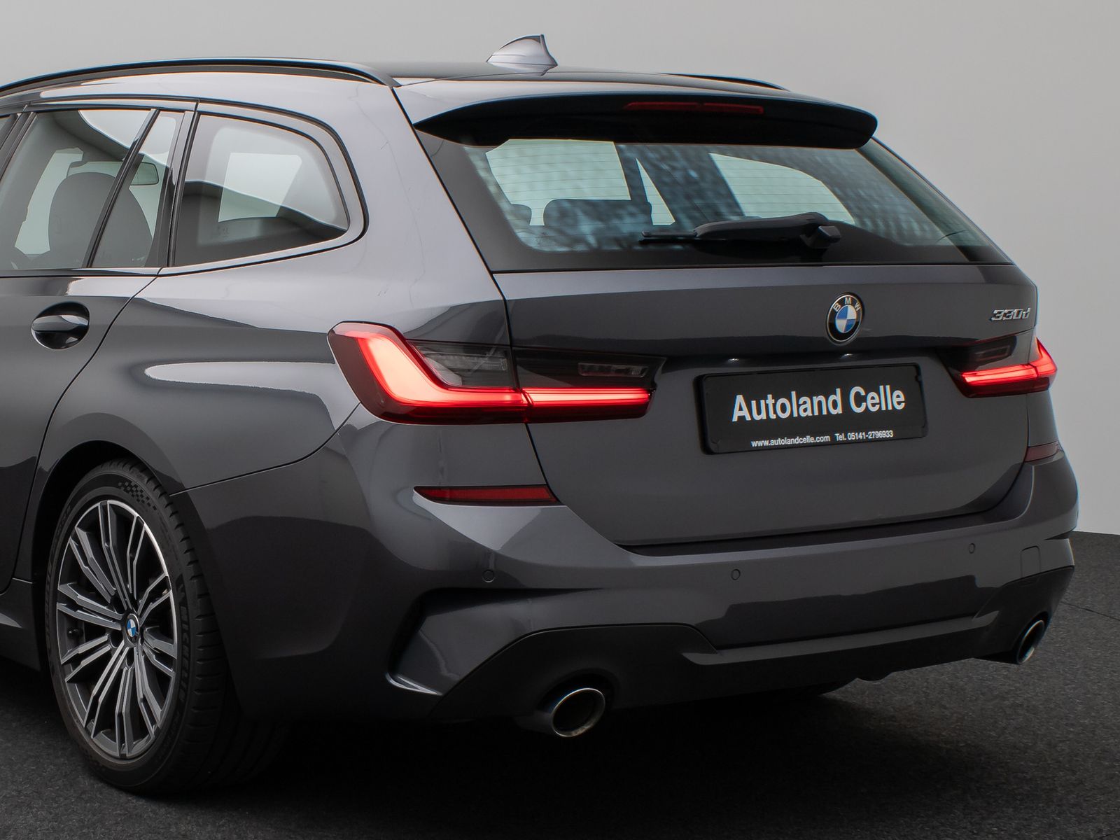 Fahrzeugabbildung BMW 330d M Sport HiFi Lenkradheiz AHK Komfort 18Zoll