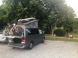 Volkswagen T5 California Beach, 140Ps, unfallfrei, AHK - graue Volkswagen T5 California