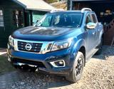 Nissan Navara Doppelkabine  - blaue Nissan Navara