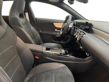 Mercedes CLA 200 Shooting Brake - 4