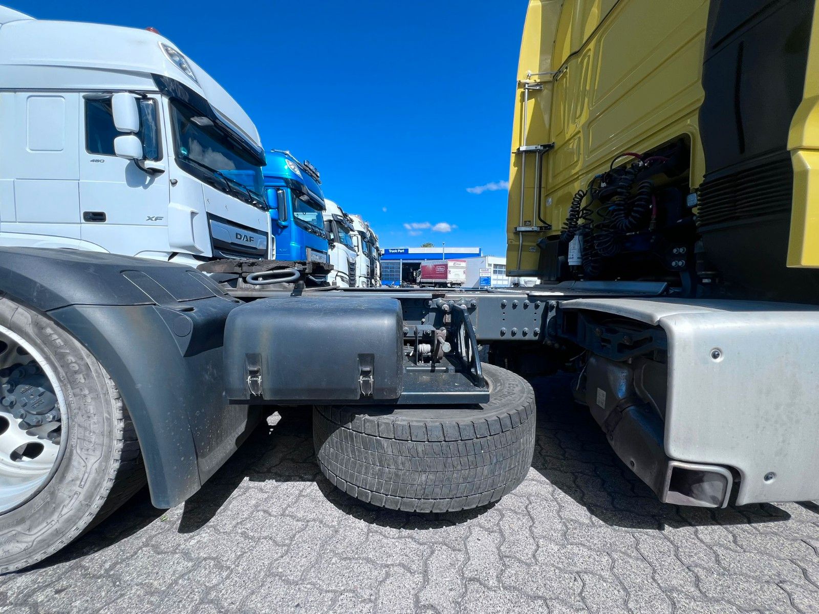 Fahrzeugabbildung DAF XF 450 FT, Low Deck, Intarder, Bj.2021