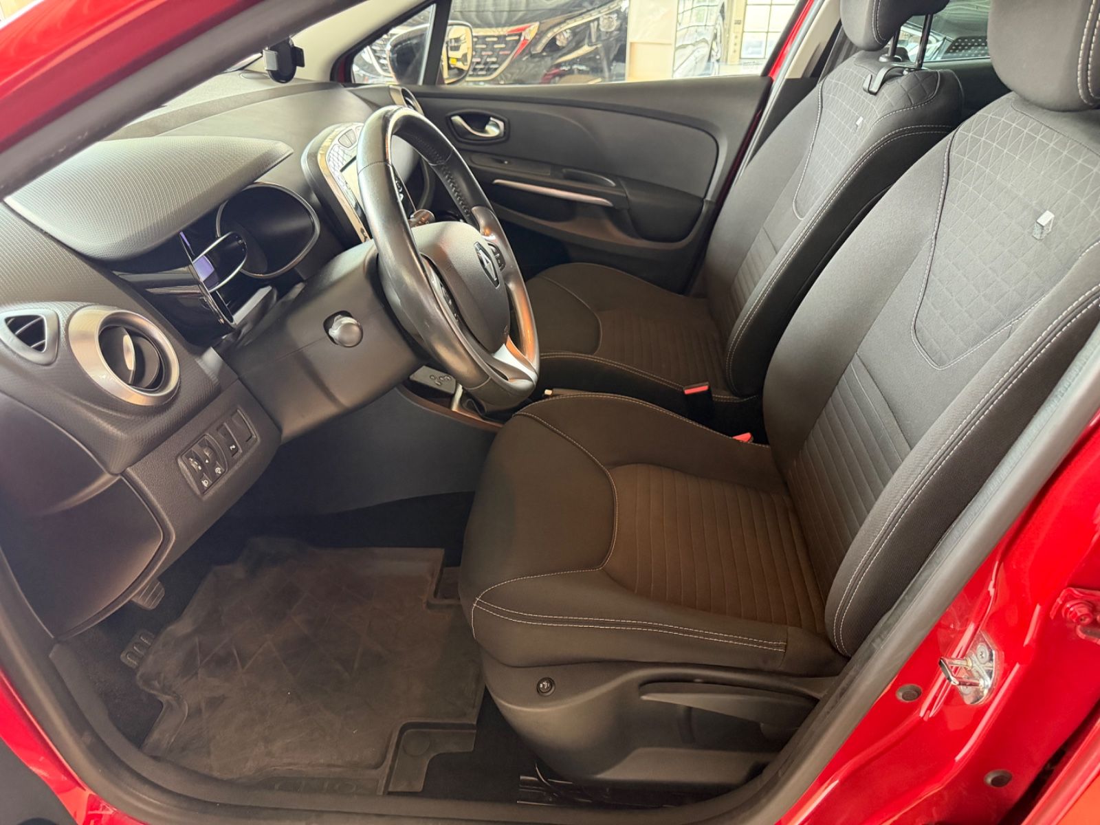 Fahrzeugabbildung Renault Clio IV Limited