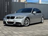 BMW 330 Baureihe 3 Lim. 330i - BMW 330 aus 2010: 330i