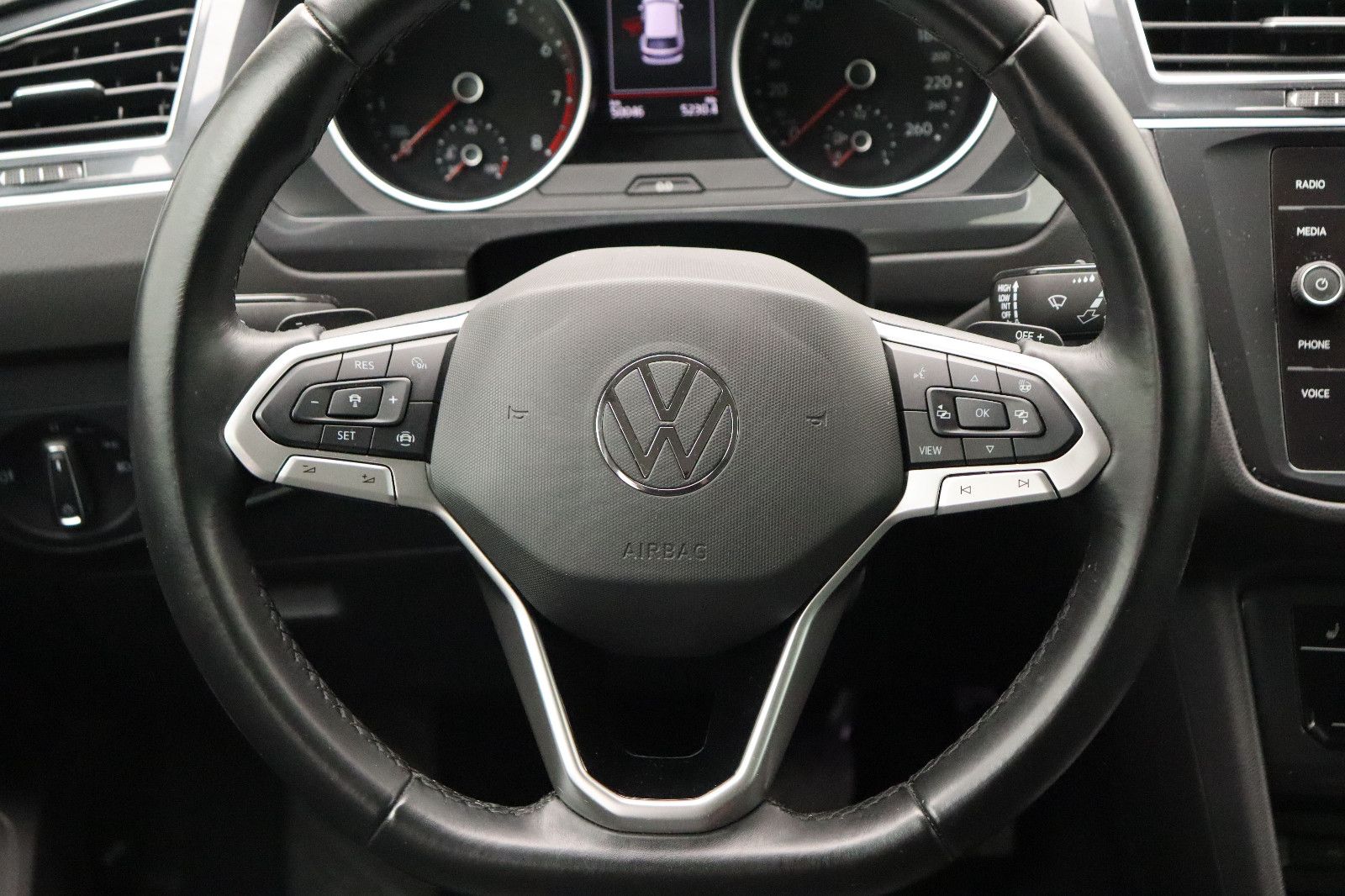 Fahrzeugabbildung Volkswagen Tiguan 1.5 DSG Life ACC LED Apple CarPlay