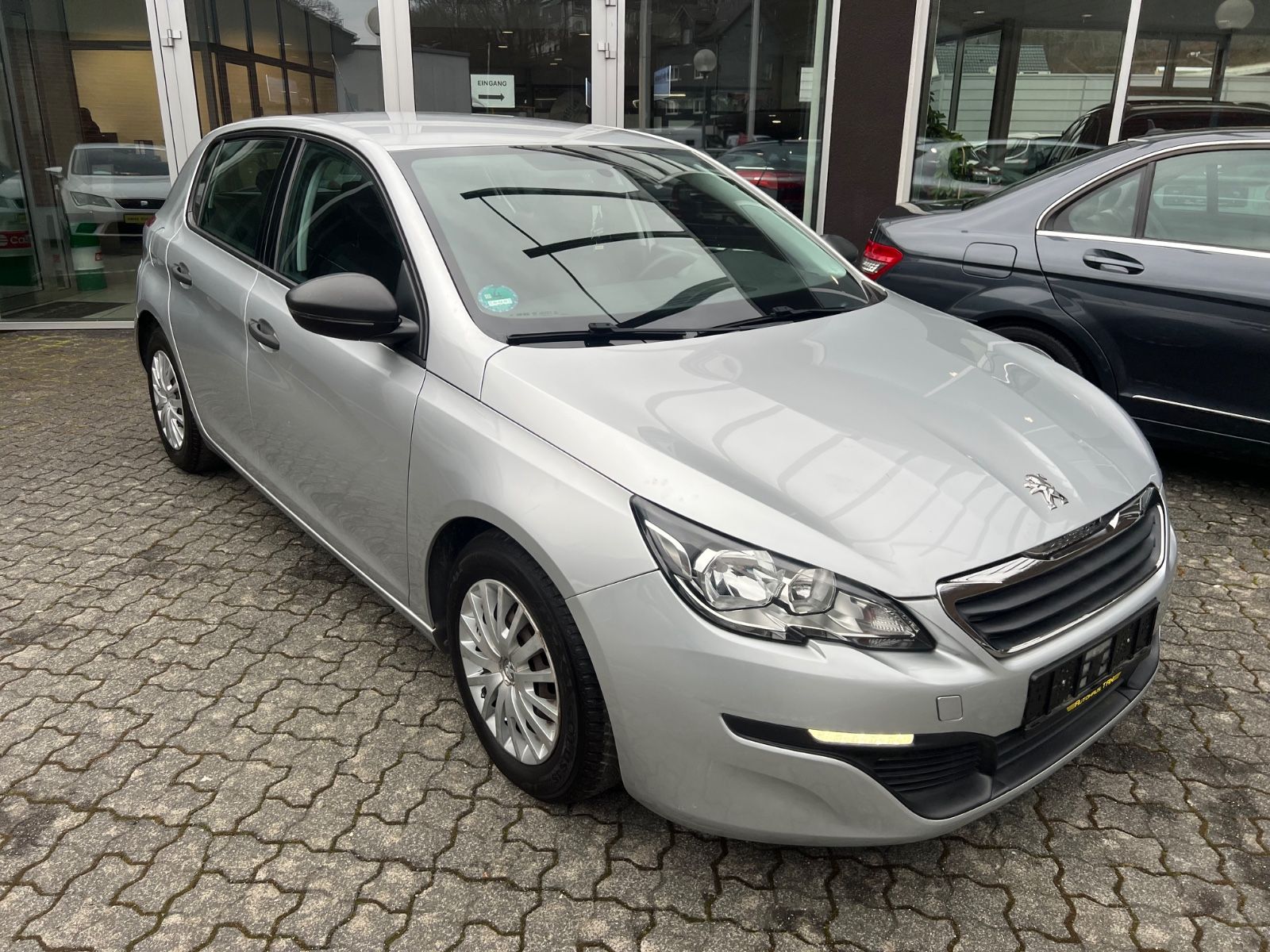 Fahrzeugabbildung Peugeot 308 Access