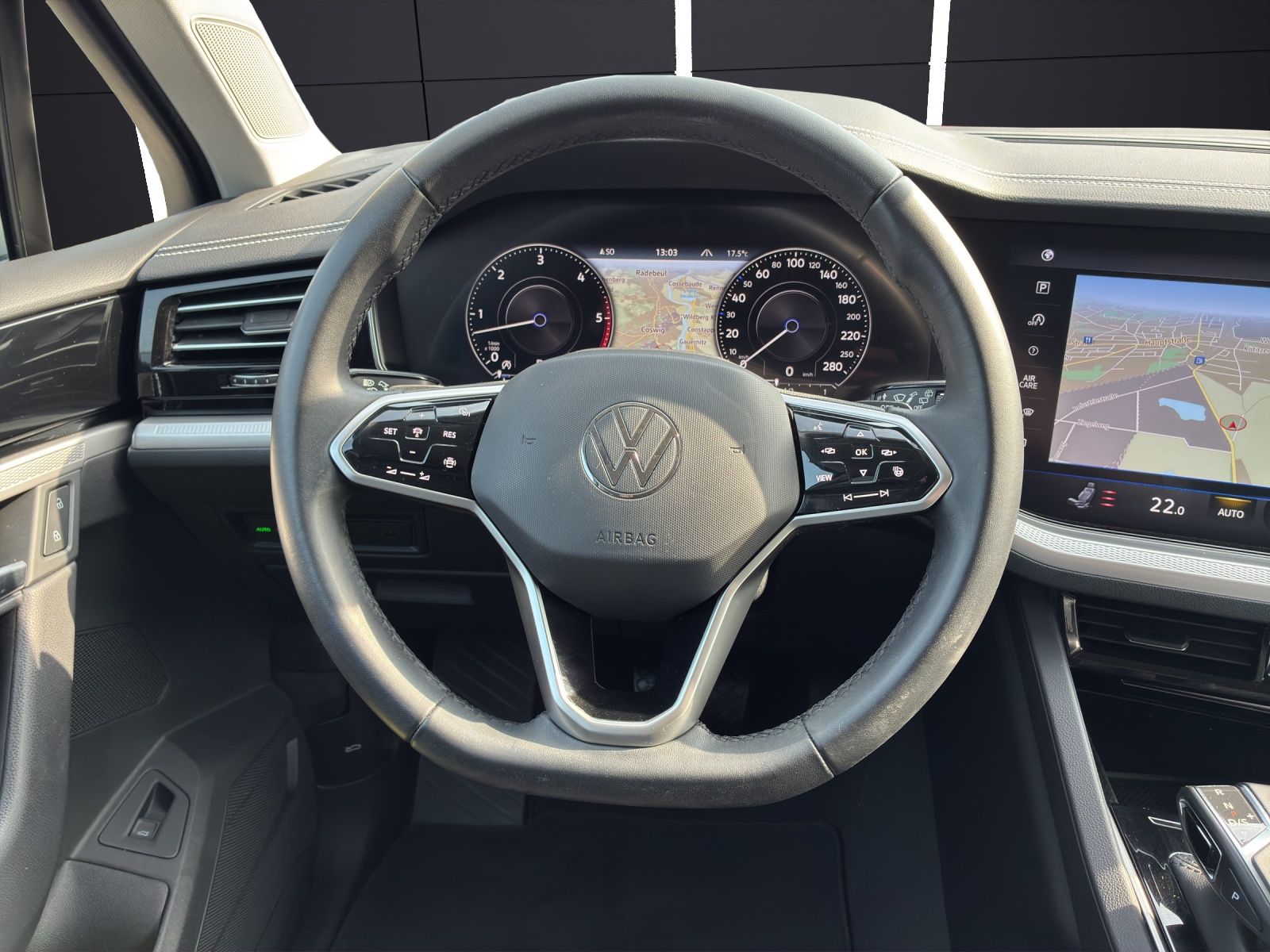 Fahrzeugabbildung Volkswagen Touareg 4M TDI DSG LED ACC STH SH LRHzg RearView