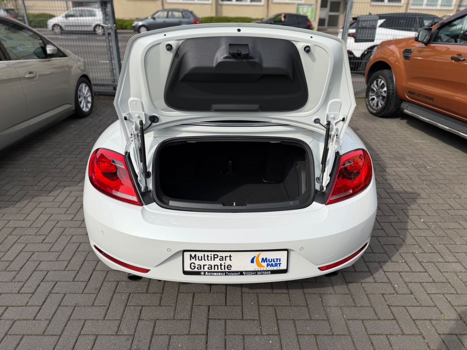 Volkswagen Beetle Cabrio R-Line*NAVI*DAB*TEMPO*XENON*DSG foto 10